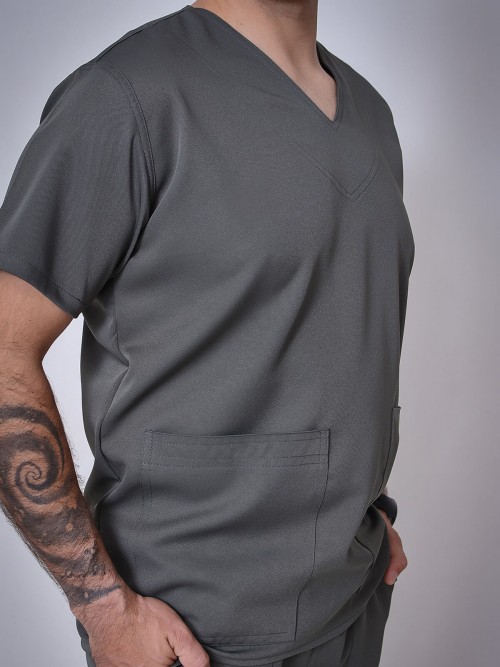 Tecido resistente que seca rápido e não é necessário passar.