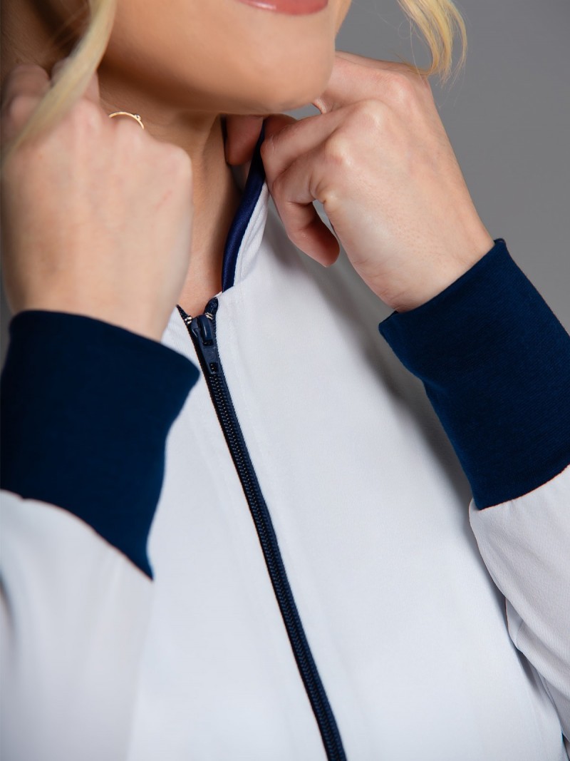 Branco Com Azul Marinho