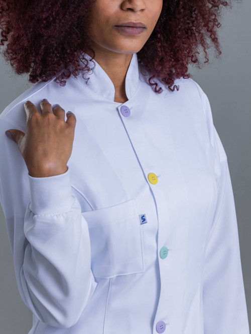 Jaleco Feminino Alice - Fechamento com botões coloridos