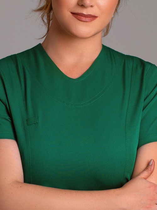 Conjunto Scrub Feminino Catita - Porta crachá no lado direito do peito